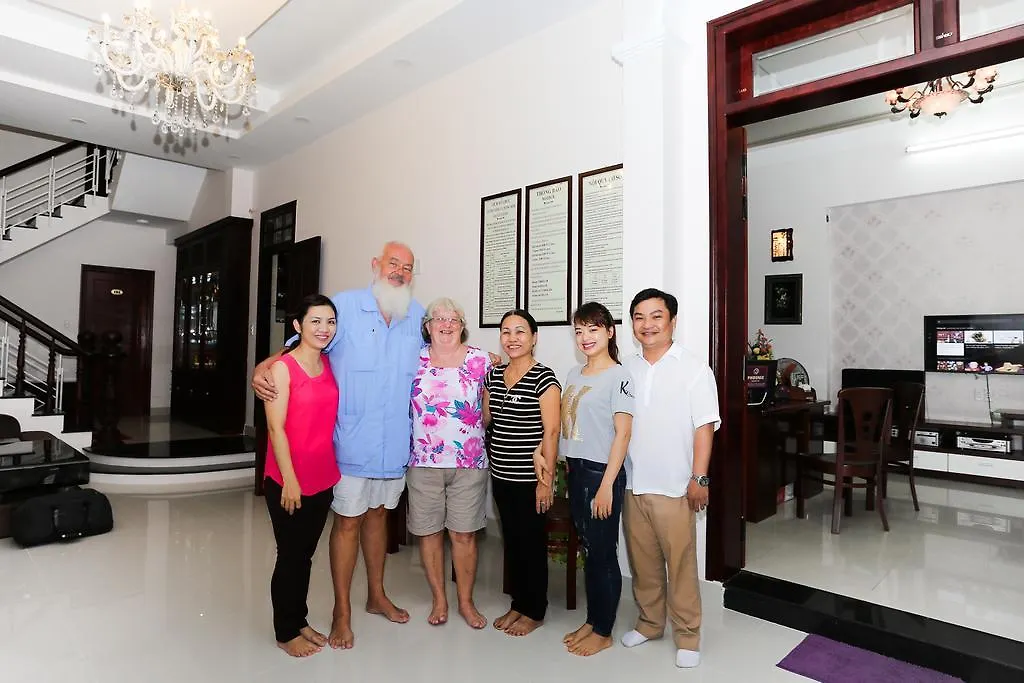 Phoenix Homestay Хойан